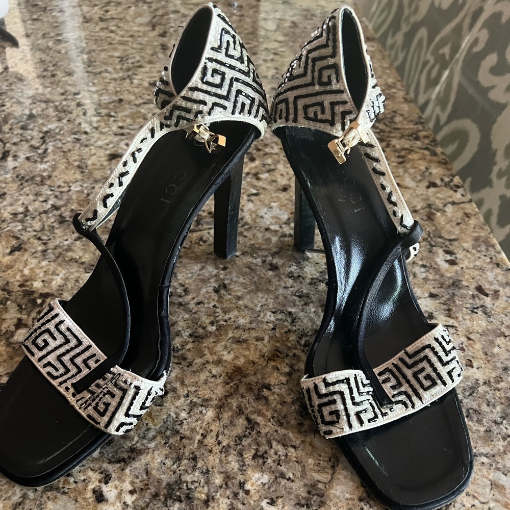 Gucci black/white beaded (G)  T strap heels